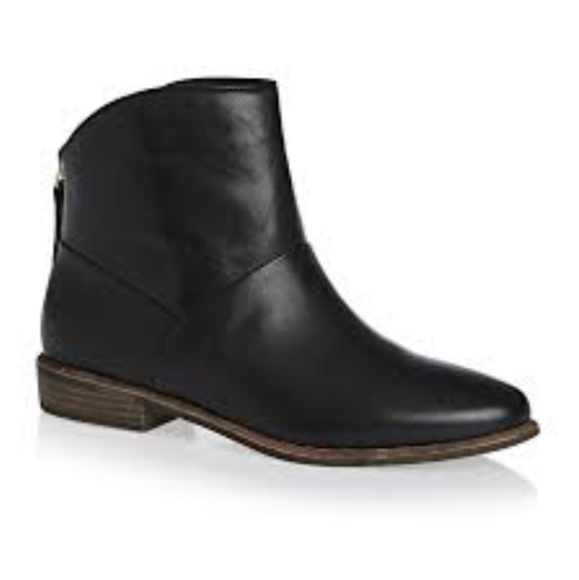 UGG Shoes - UGG Bruno Leather Ankle Boot